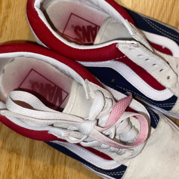 Vans - Picture 3 of 5